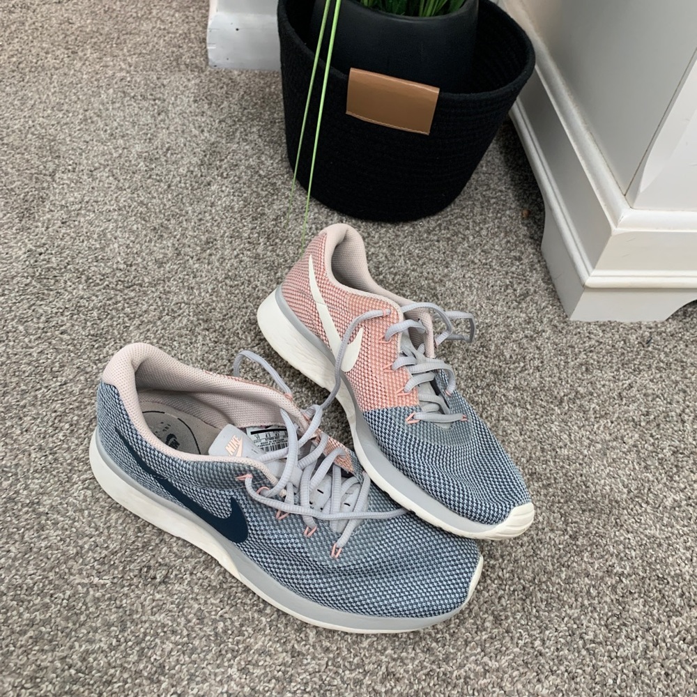 Nike pink/blue Tennis Shoes